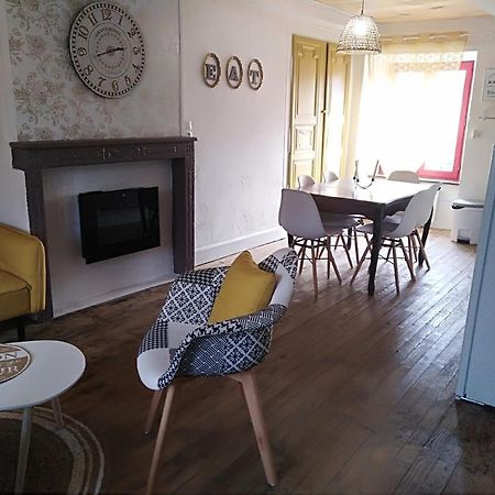 Appartement Cozy Dans Maison Privee Tauves 外观 照片