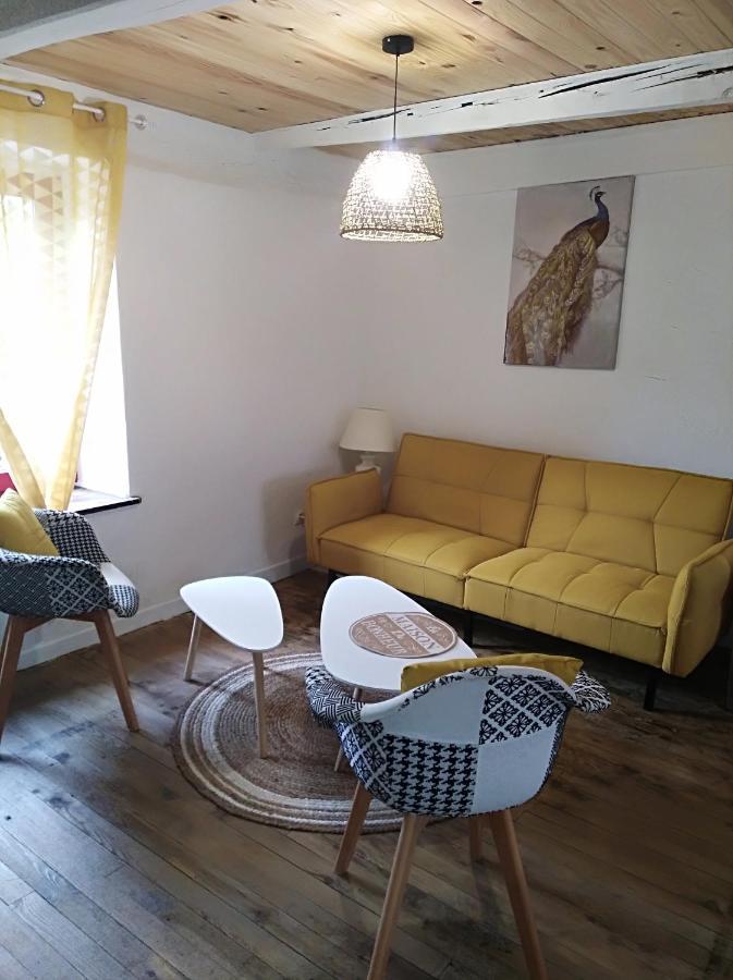 Appartement Cozy Dans Maison Privee Tauves 外观 照片