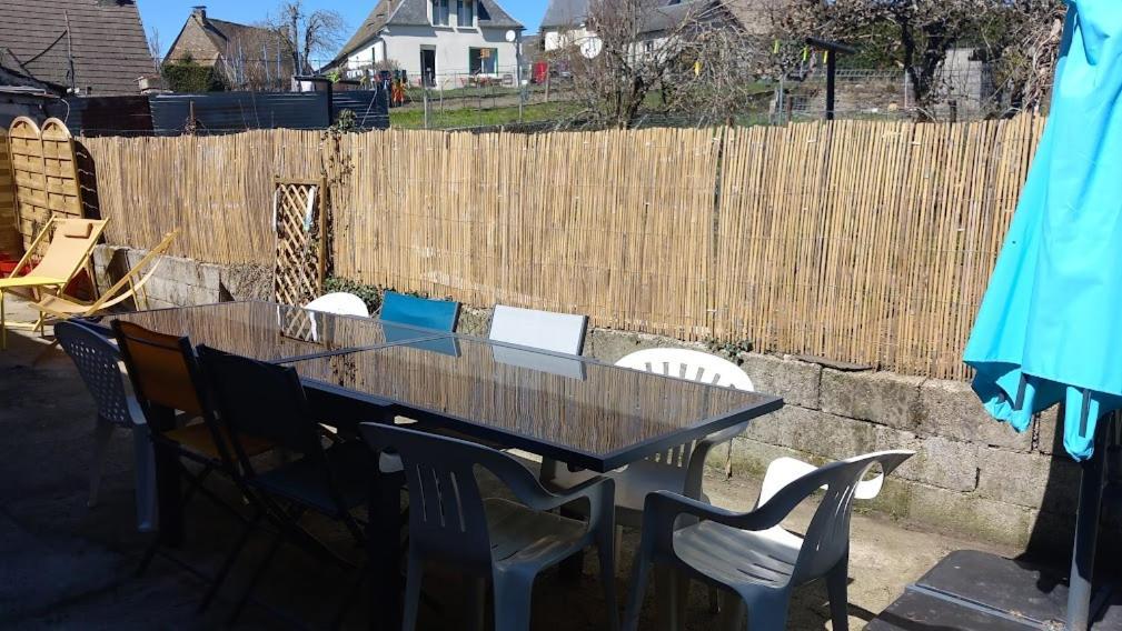 Appartement Cozy Dans Maison Privee Tauves 外观 照片